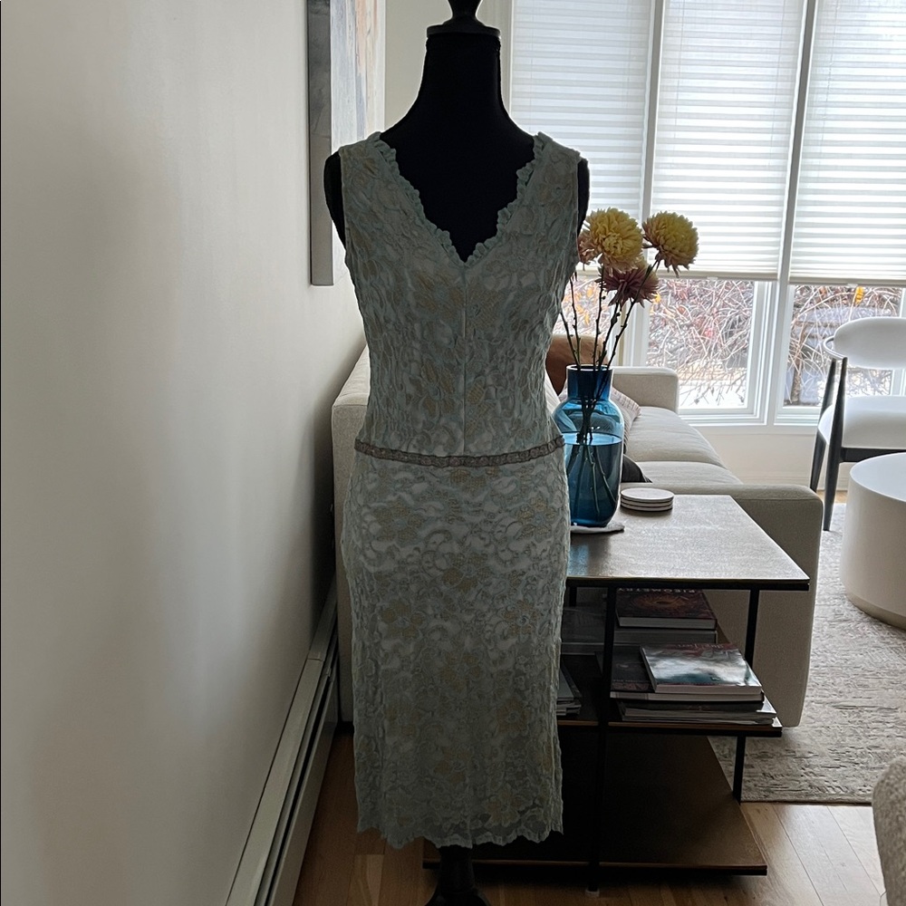 Elegant Lace Sleeveless Dress